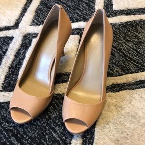 Ann Taylor size 7 nude peep toe pumps